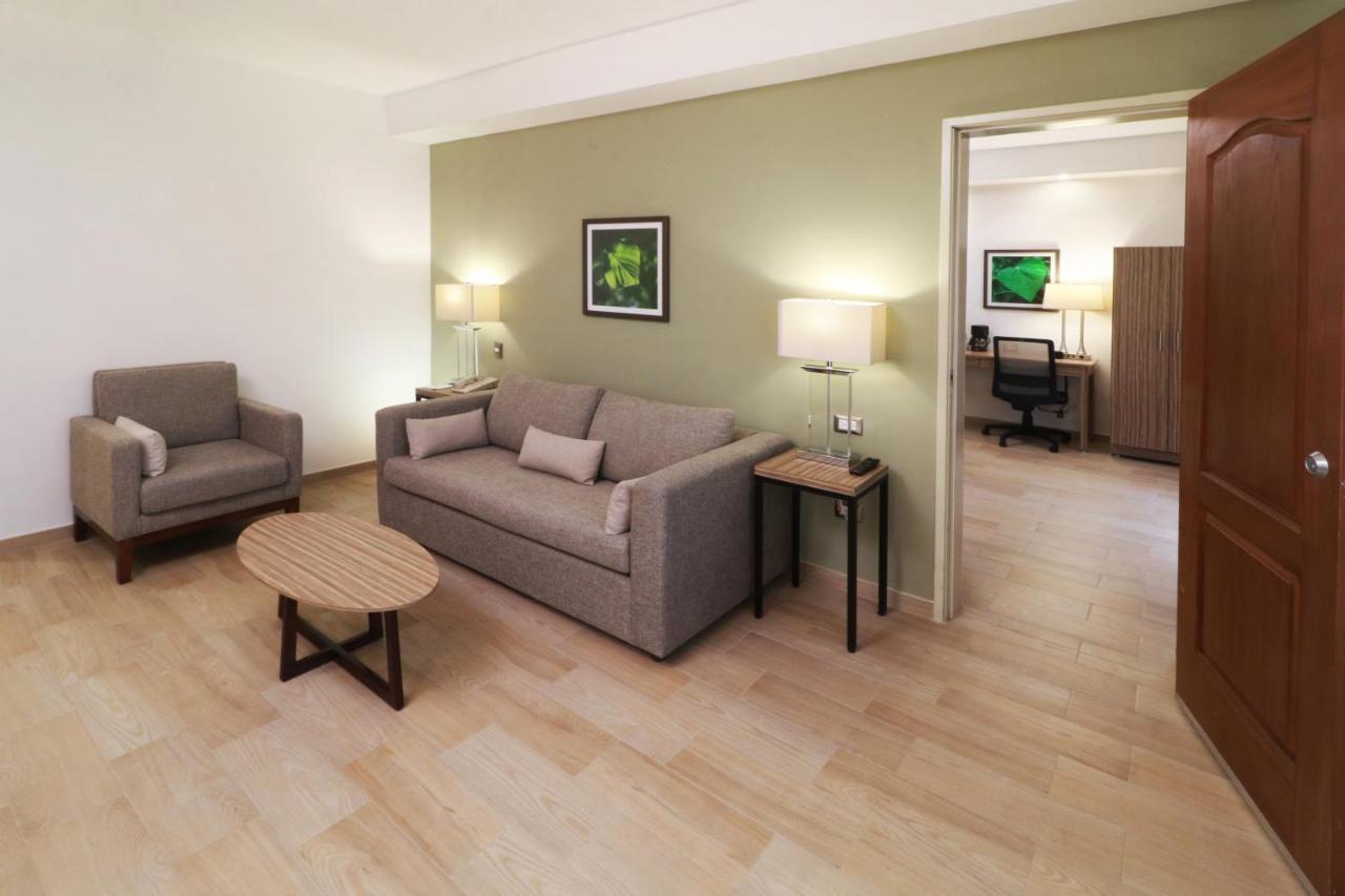 Wyndham Garden Monterrey Valle Real Buitenkant foto