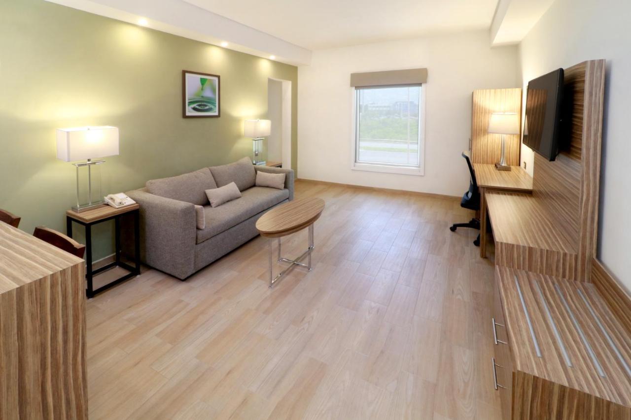 Wyndham Garden Monterrey Valle Real Buitenkant foto